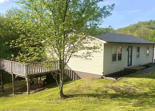 Property at 1629 Gregorys Rd, Clarksburg, WV 26301, 3 beds, 1.5 baths