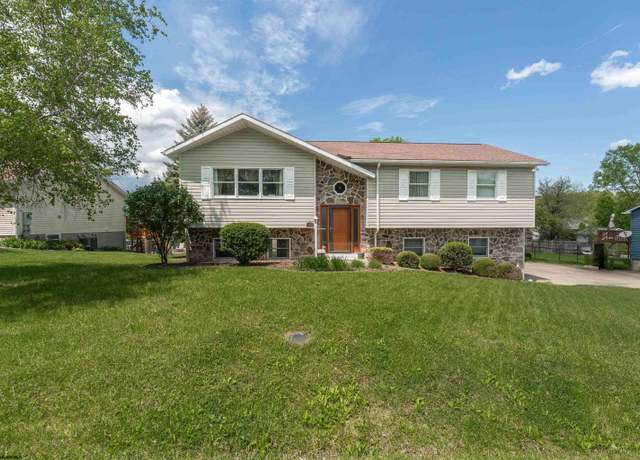 Property at 1095 Brooking Dr, Morgantown, WV 26508, 3 beds, 2.5 baths