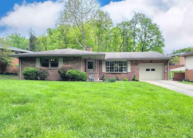 Property at 902 Henry Dr, Fairmont, WV 26554, 3 beds, 2 baths