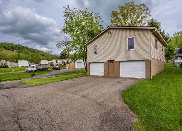 Property at 11 Pioneer, Morgantown, WV 26508, 2 beds, 1 bath