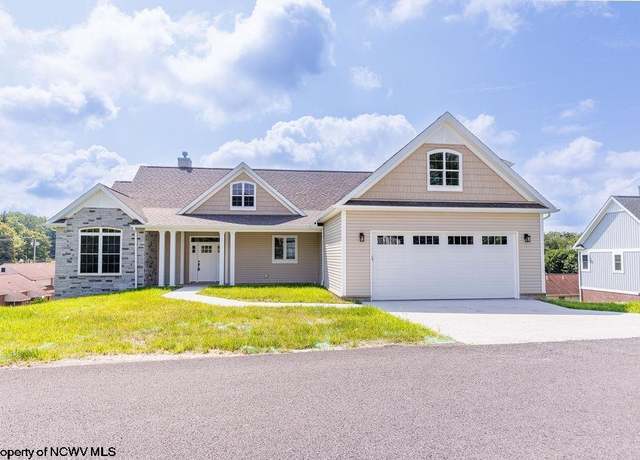 Property at 105 Lockwood Dr, Morgantown, WV 26508, 3 beds, 2.5 baths