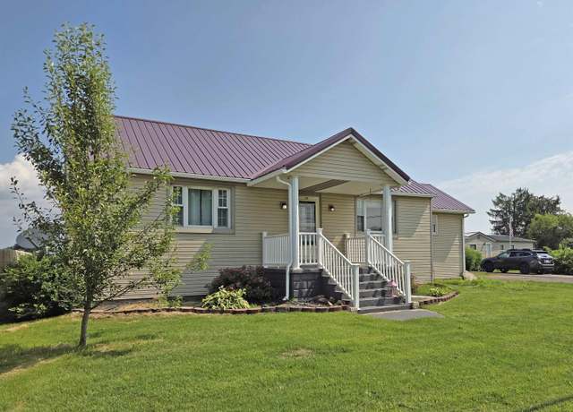 Property at 208 W Main St, Bruceton Mills, WV 26525, 3 beds, 1 bath