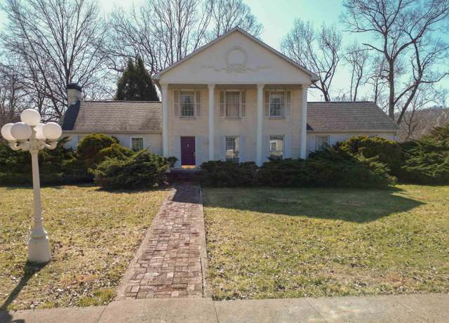 Property at 4 Oak Ln, Bridgeport, WV 26330, 3 beds, 2.5 baths