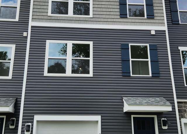 Property at 724 Hardman, Morgantown, WV 26501, 3 beds, 2.5 baths
