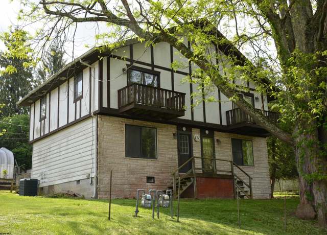 Property at 12-14 Brown, Weston, WV 26452, 4 beds, 3 baths