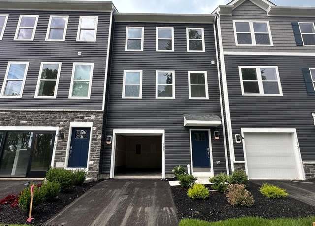 Property at 703 Hardman, Morgantown, WV 26501, 3 beds, 2.5 baths