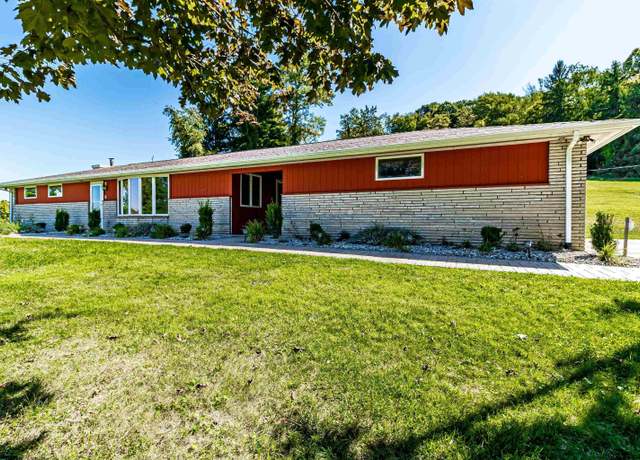 Property at 1909 Halleck Rd, Morgantown, WV 26508, 2 beds, 1.5 baths