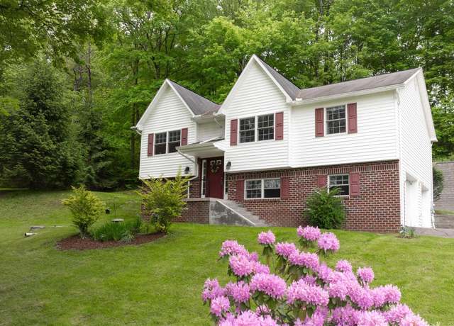 Property at 33 Rocky Top Ln, Morgantown, WV 26508, 3 beds, 2.5 baths