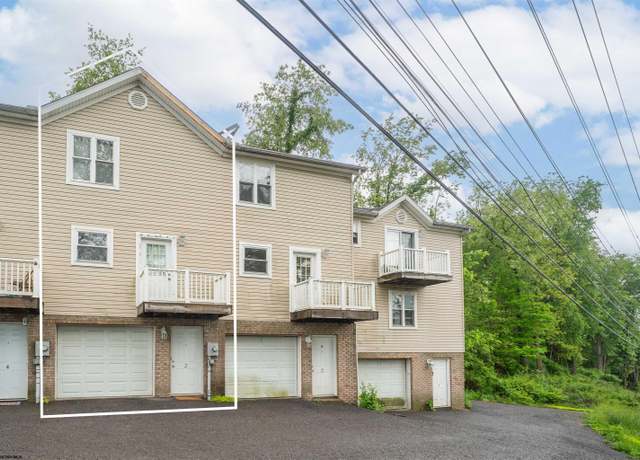 Property at 3 Bakers, Morgantown, WV 26505, 2 beds, 1.5 baths