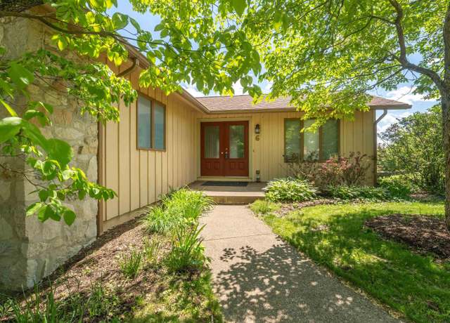 Property at 6 Ridge Pl, Morgantown, WV 26505, 4 beds, 3 baths