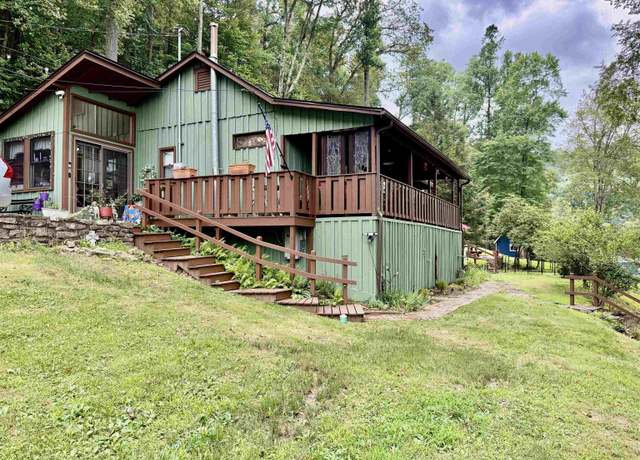 Property at 403 Valley Fls, Fairmont, WV 26554, 3 beds, 2 baths