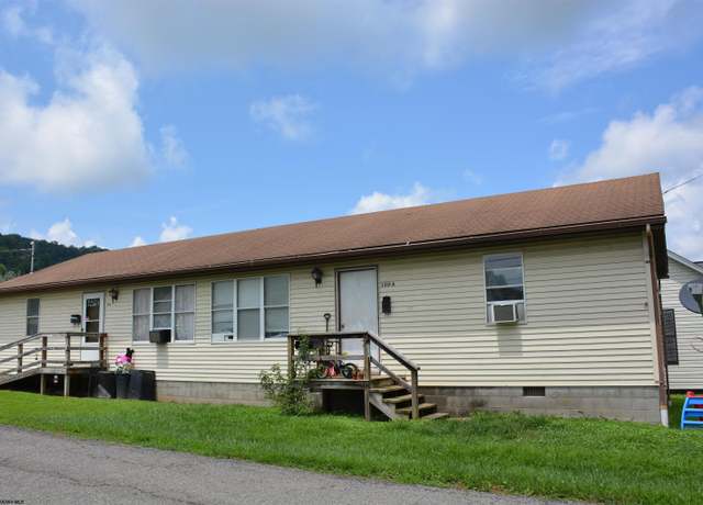 Property at 130 Minnich St, Weston, WV 26452, 4 beds, 2 baths