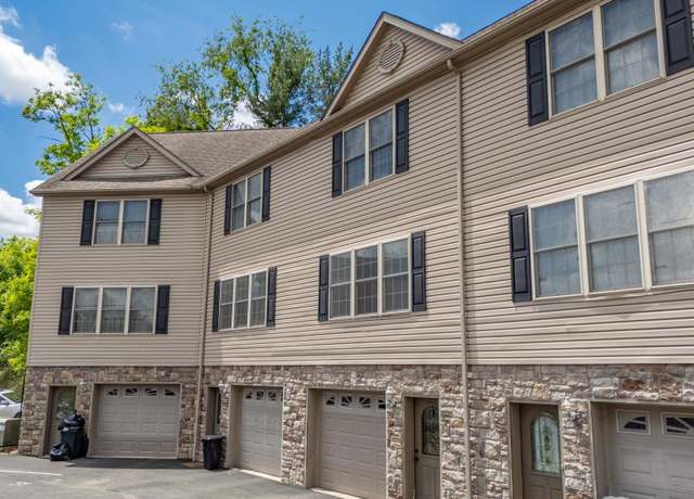 Property at 10 Pineview Pl, Morgantown, WV 26505, 2 beds, 2.5 baths