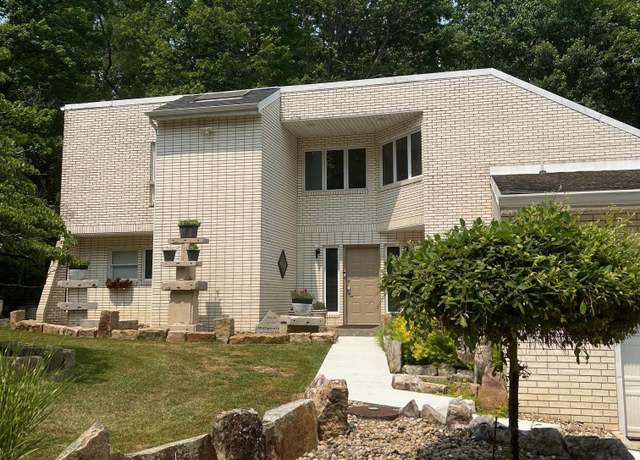Property at 422 Carol St, Buckhannon, WV 26201, 4 beds, 3.5 baths