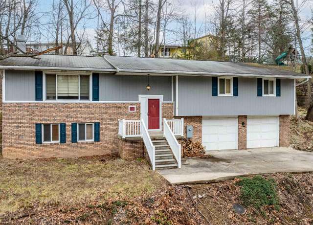 Property at 132 Poplar Dr, Morgantown, WV 26505, 4 beds, 2.5 baths