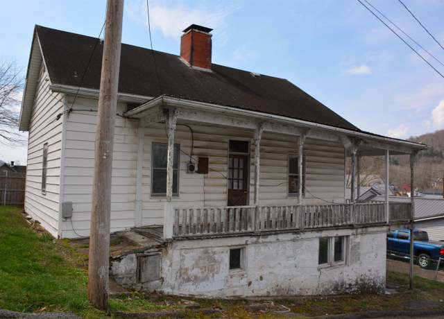 Property at 91 Walnut St, Shinnston, WV 26431, 1 bed, 1 bath