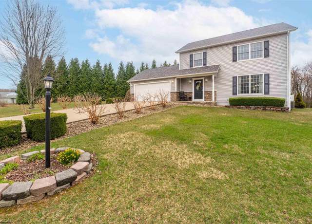 Property at 9 Oakton Dr, Morgantown, WV 26508, 3 beds, 2.5 baths