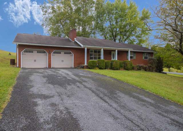 Property at 1050 Grandview Dr, Fairmont, WV 26554, 3 beds, 2 baths