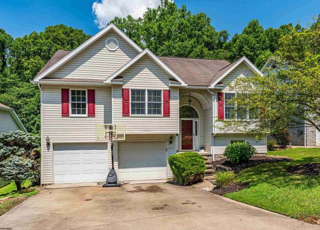 Property at 2062 Pinecrest, Morgantown, WV 26505, 4 beds, 3 baths