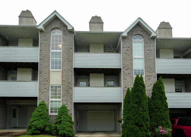 Property at 905 Ashton Pl, Morgantown, WV 26508, 2 beds, 2.5 baths