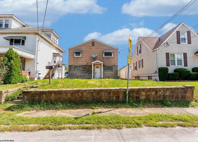 Property at 808 E Park Ave, Fairmont, WV 26554, 3 beds, 2 baths