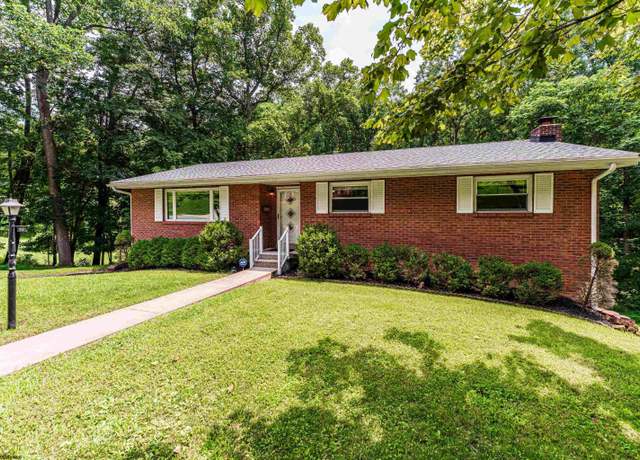 Property at 922 Henry Dr, Fairmont, WV 26554, 3 beds, 2.5 baths