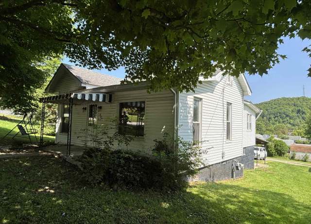 Property at 300 Brown Ave, Belington, WV 26250, 3 beds, 1.5 baths