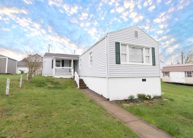 Property at 502 Hart St, Clarksburg, WV 26301, 3 beds, 2 baths