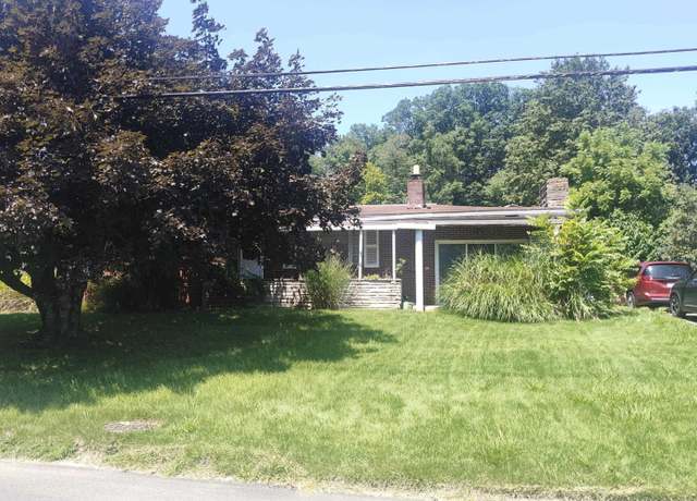Property at 31 Reger Ave, Buckhannon, WV 26201, 3 beds, 1.5 baths