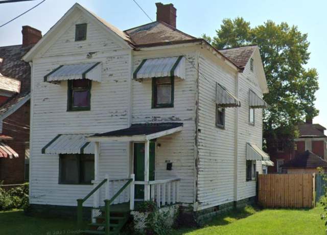 Property at 1612 Spring St, Parkersburg, WV 26101, 4 beds, 2 baths