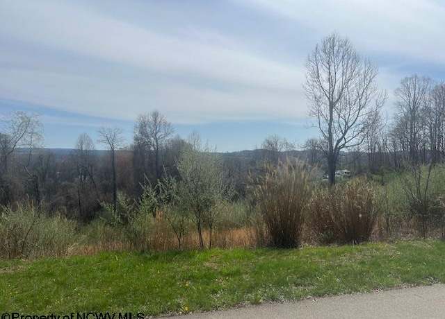 Property at 32 Springston Dr, Fairmont, WV 26554