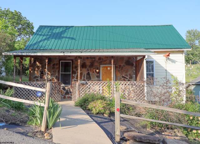 Property at 200 Spence, Fairmont, WV 26554, 2 beds, 1 bath