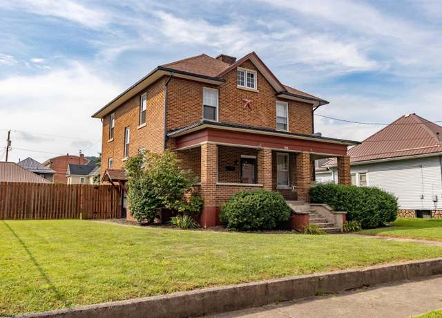 Property at 339 Court, Weston, WV 26452, 3 beds, 1.5 baths