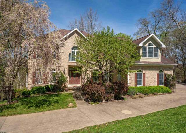 Property at 4758 Ridgetop Dr, Morgantown, WV 26508, 5 beds, 4.5 baths