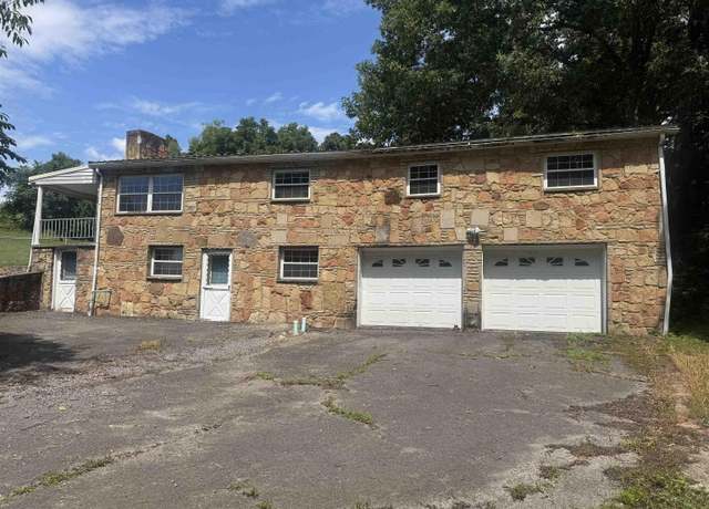 Property at 100 Dee St, Fairmont, WV 26554, 3 beds, 2 baths