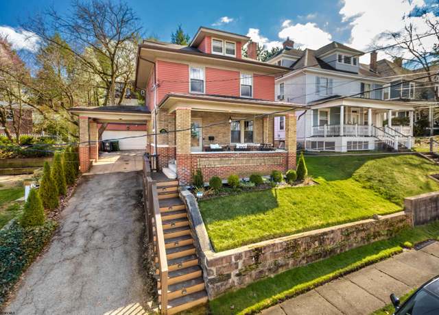 Property at 208 Jackson, Morgantown, WV 26501, 3 beds, 1.5 baths