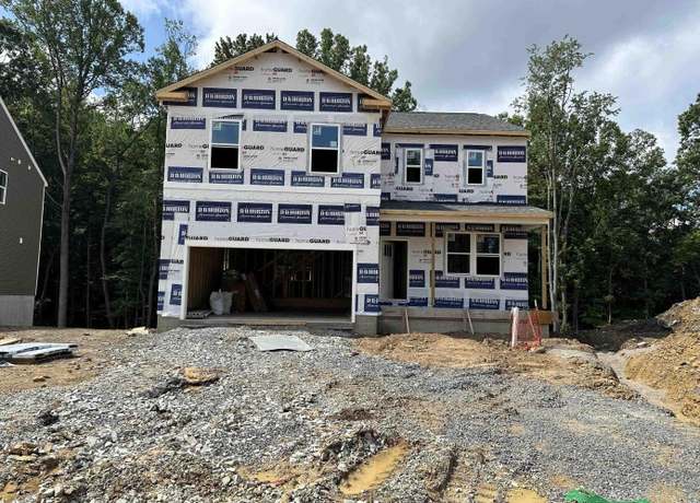 Property at 305 Dye, Morgantown, WV 26501, 4 beds, 2.5 baths