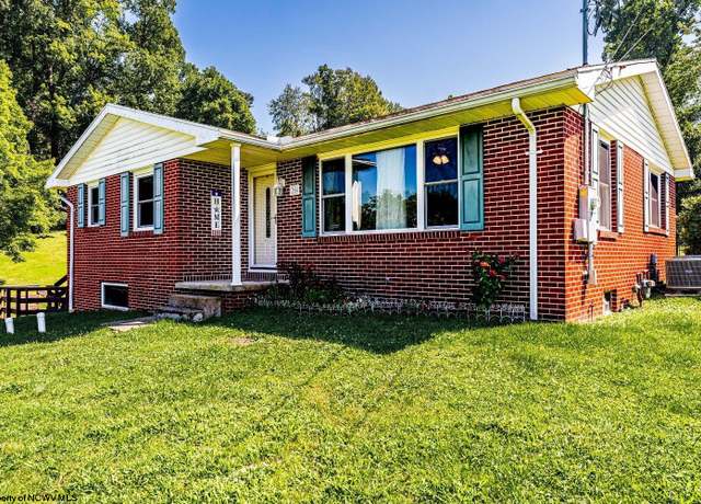 Property at 36 Plantation, Morgantown, WV 26508, 3 beds, 1.5 baths