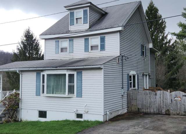 Property at 35 Perry Ave, Thomas, WV 26292, 3 beds, 1.5 baths