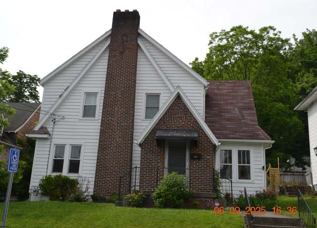 Property at 567 Center Ave, Weston, WV 26452, 4 beds, 1.5 baths