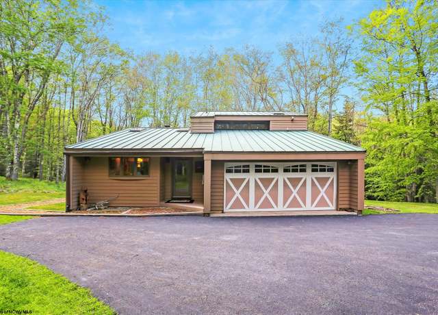 Property at 809 Lakeview Rd, Davis, WV 26260, 3 beds, 2.5 baths
