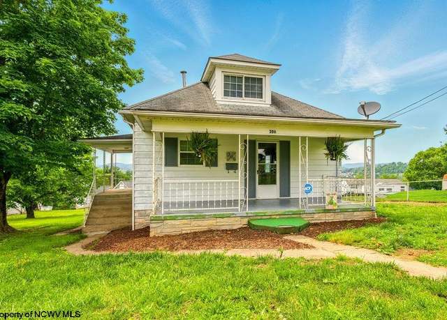 Property at 306 Clark St, Fairmont, WV 26554, 2 beds, 1 bath