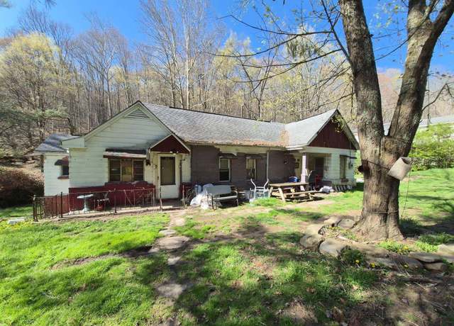 Property at 1341 Bunner Rdg, Fairmont, WV 26554, 4 beds, 1 bath