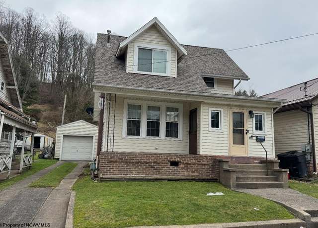 Property at 650 Locust Ave, Weston, WV 26452, 2 beds, 2 baths