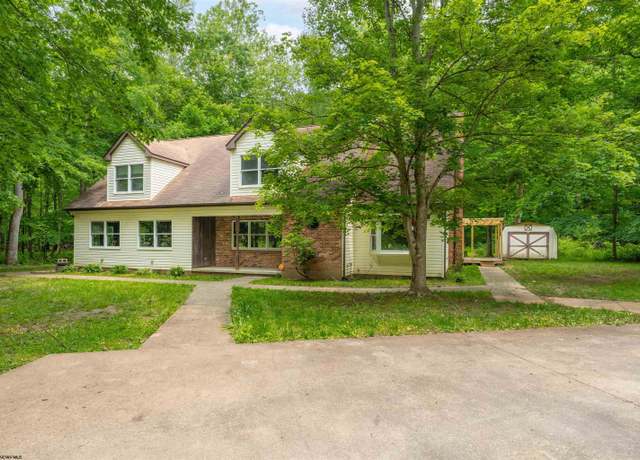 Property at 59 Amber, Fairmont, WV 26554, 4 beds, 3 baths
