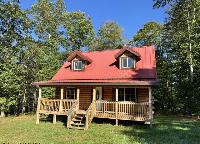 Property at 360 Seemont Dr, Kingwood, WV 26537, 4 beds, 2 baths