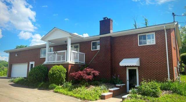 Photo of 521 Colasessano Dr, Fairmont, WV 26554