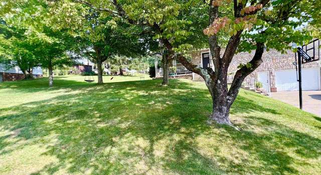 Photo of 1118 Deerfield Dr, Fairmont, WV 26554