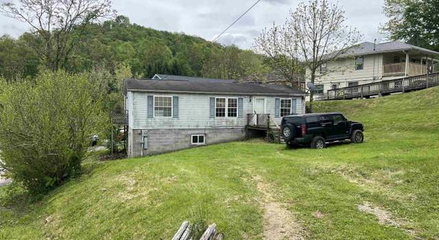 Photo of 209 Thomas Ave, Nutter Fort, WV 26301