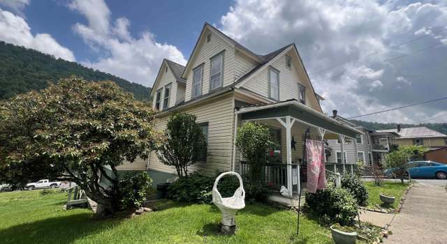 Photo of 115 Walnut St, Rowlesburg, WV 26425